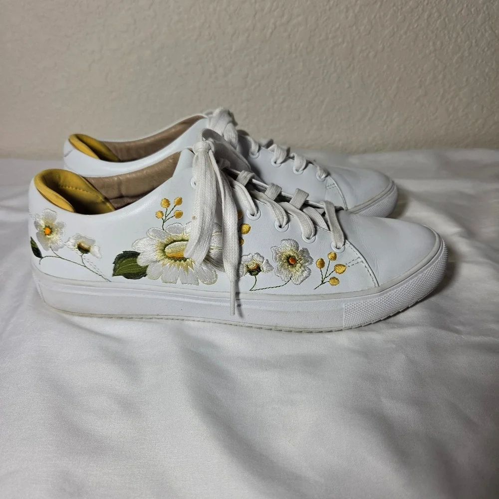 Mark Nason Los Angeles White Leather Daisy Embroidered Floral Sneakers Mens 8.5